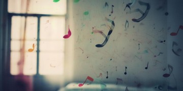 你紧紧的在我怀里究竟是哪首歌？